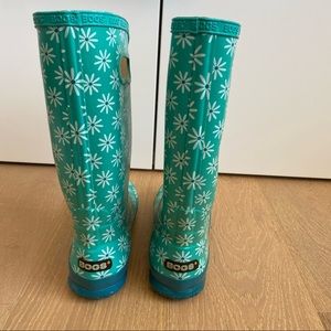 teal bogs